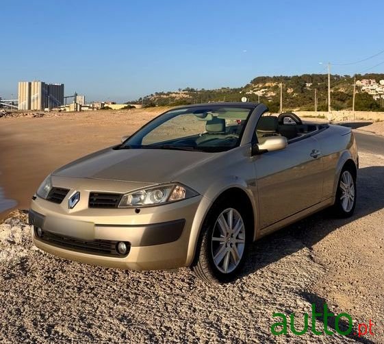 2005' Renault Megane photo #1