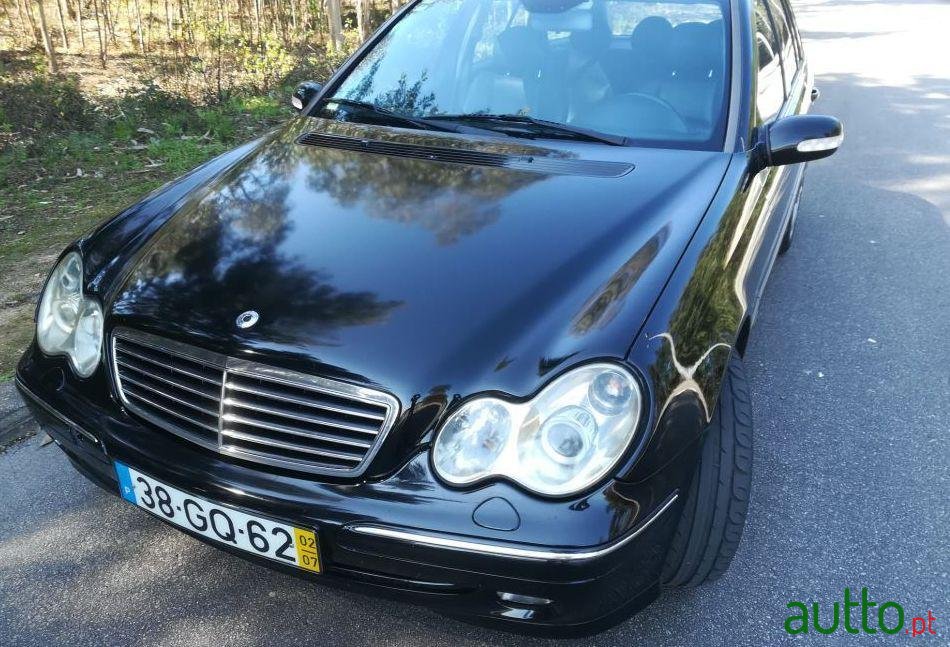 2002' Mercedes-Benz C-220 Cdi Avantgarde photo #1
