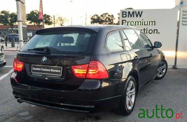 2011' BMW 318 D Touring photo #2