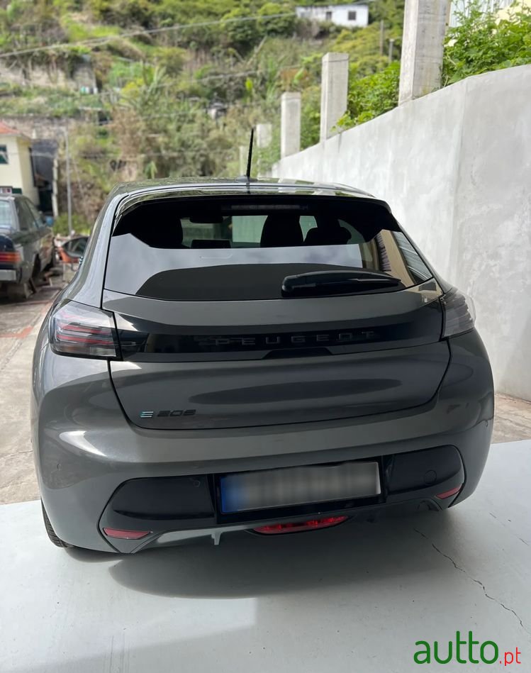 2024' Peugeot e-208 50 Kwh Allure photo #2