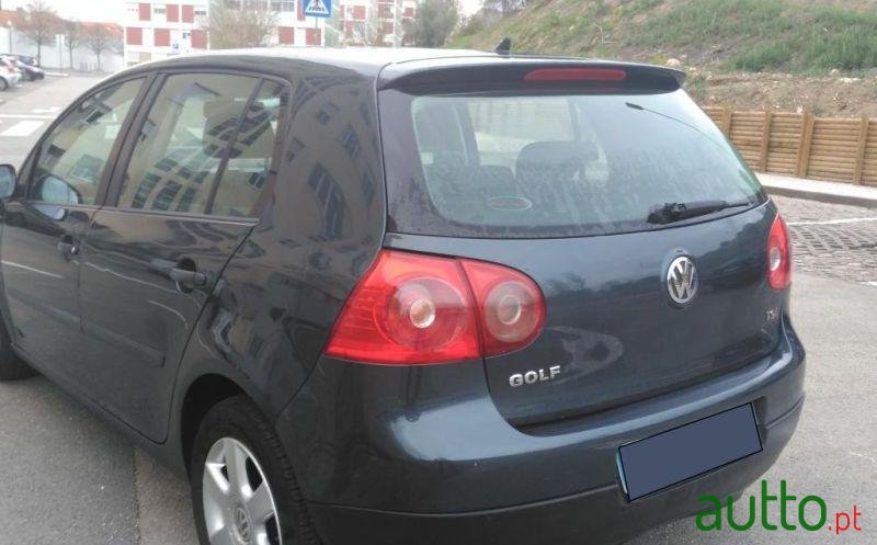 2006' Volkswagen Golf photo #2