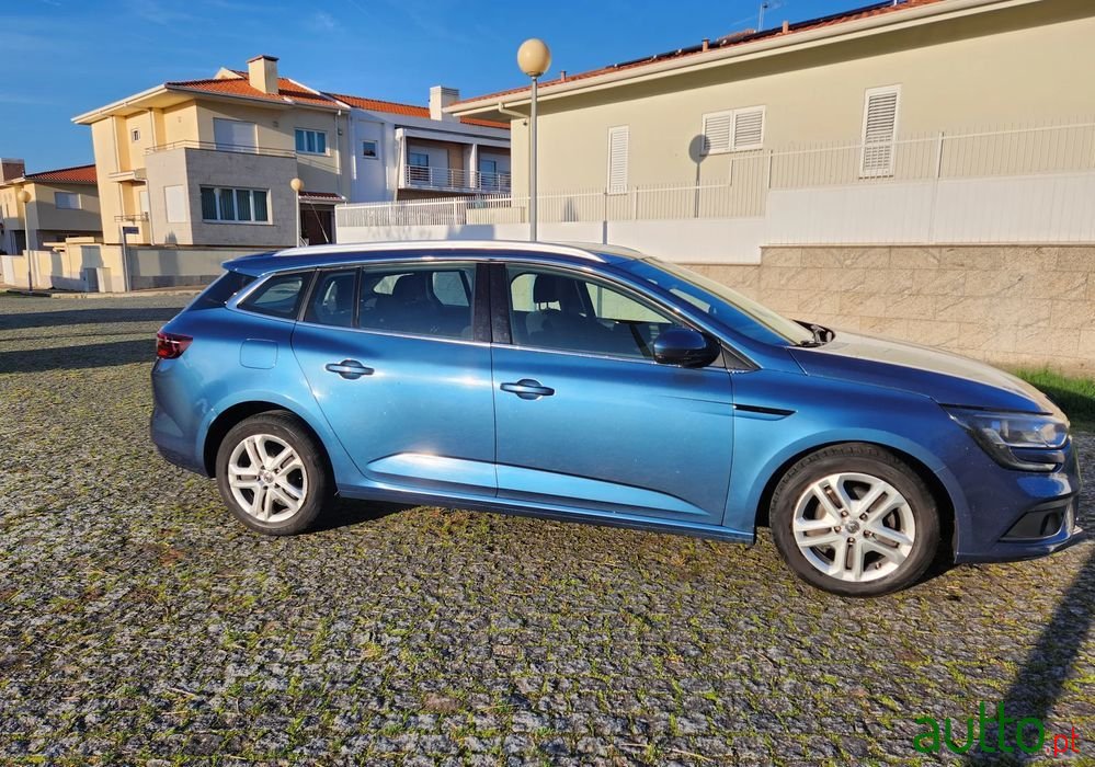 2017' Renault Mégane Sport Tourer photo #2