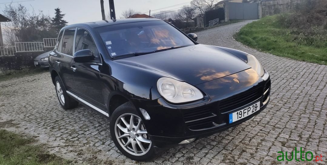 2004' Porsche Cayenne photo #1