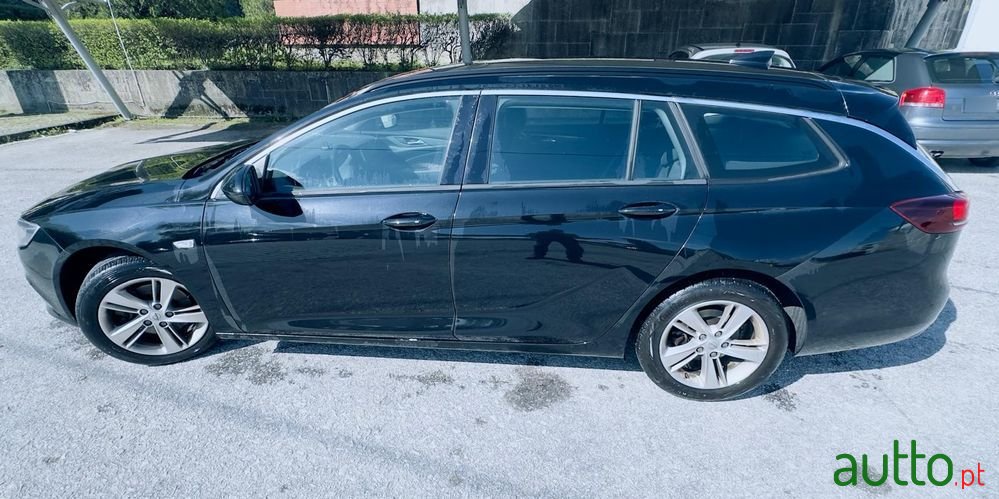 2019' Opel Insignia Sports Tourer photo #2