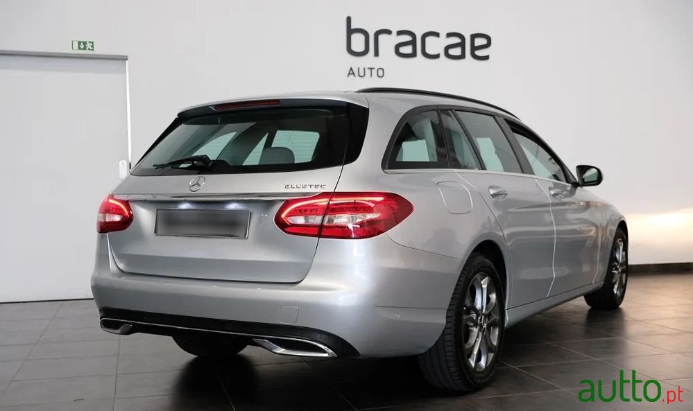 2015' Mercedes-Benz Classe C D Station photo #5