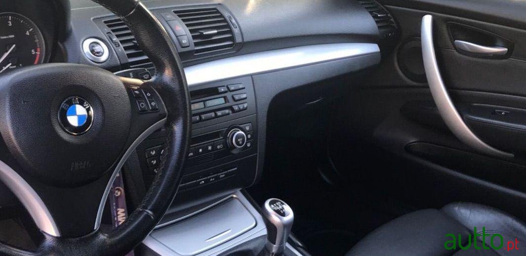 2008' BMW 120 photo #1