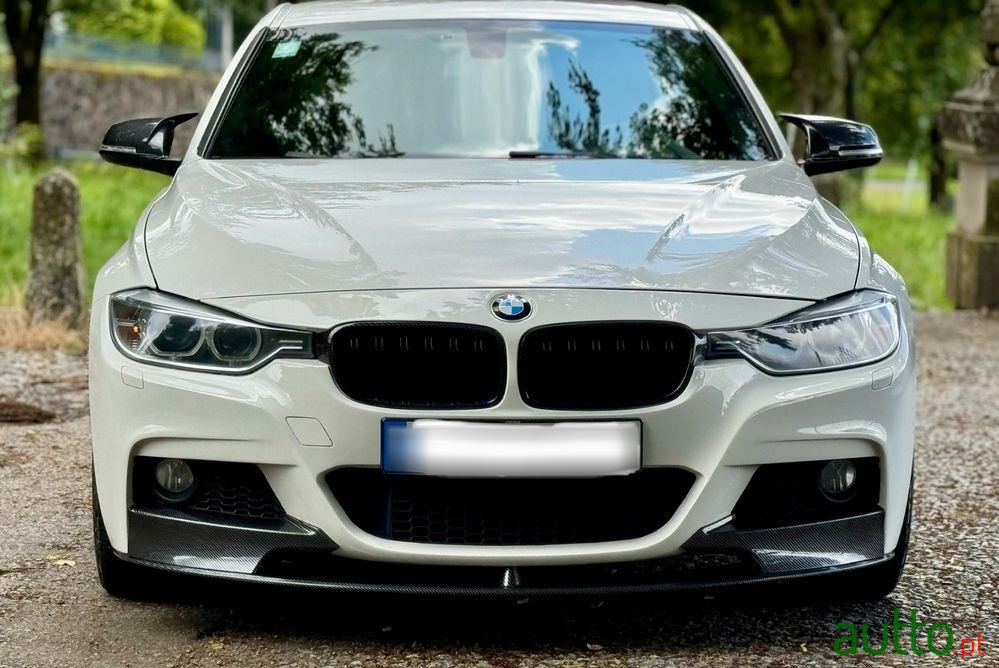 2013' BMW 320 photo #3