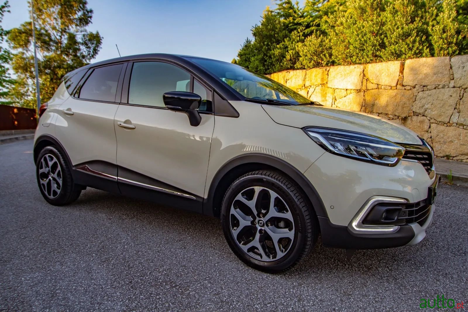 2019' Renault Captur photo #6