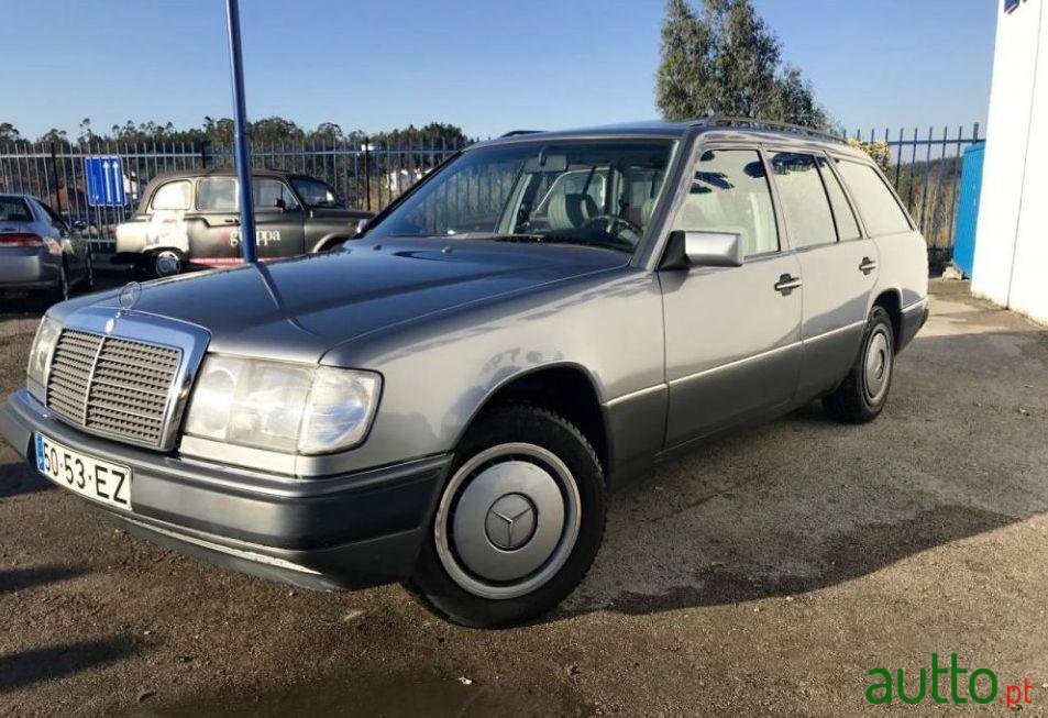 1992' Mercedes-Benz 250 Td photo #2