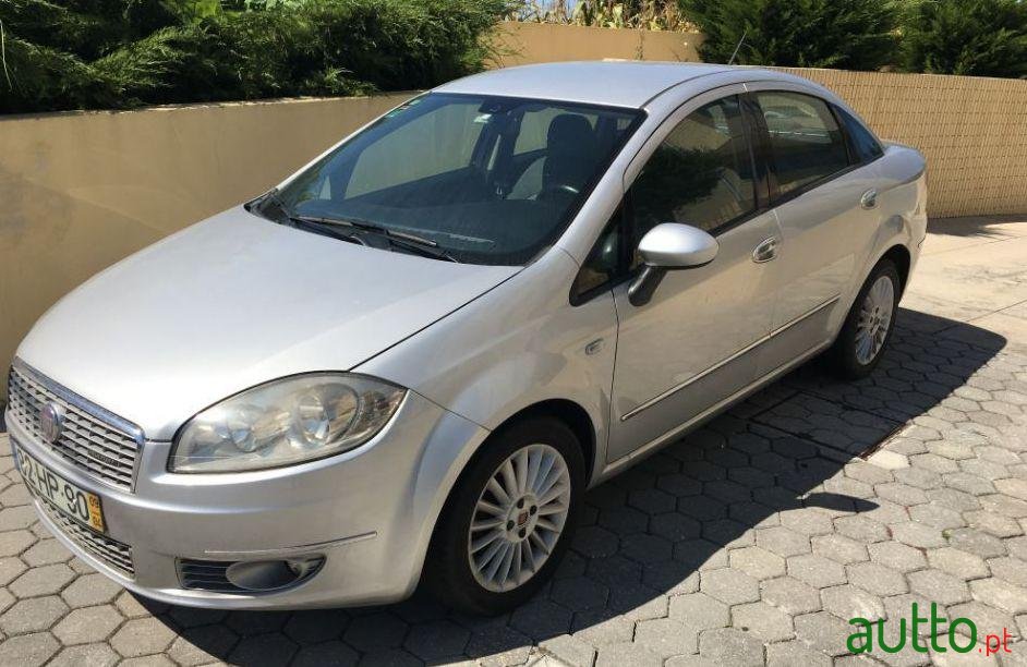 2009' Fiat Linea 1.3 M-Jet Emotion photo #3