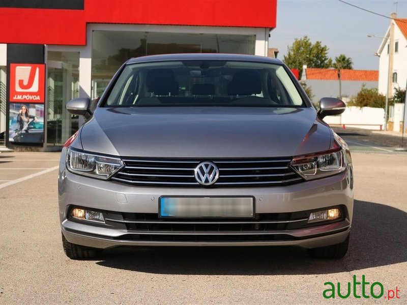 2019' Volkswagen Passat photo #4