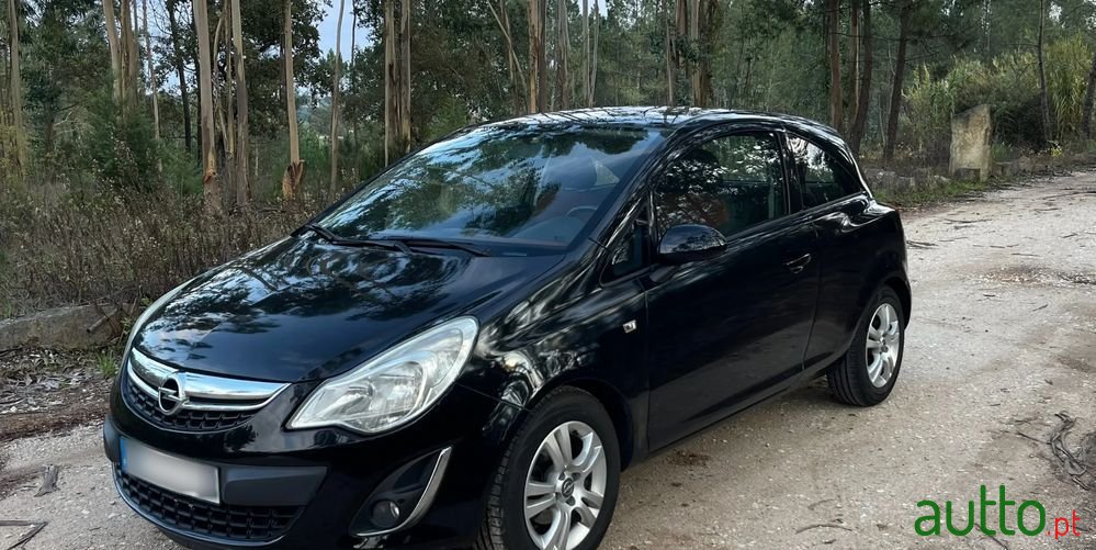 2012' Opel Corsa photo #2