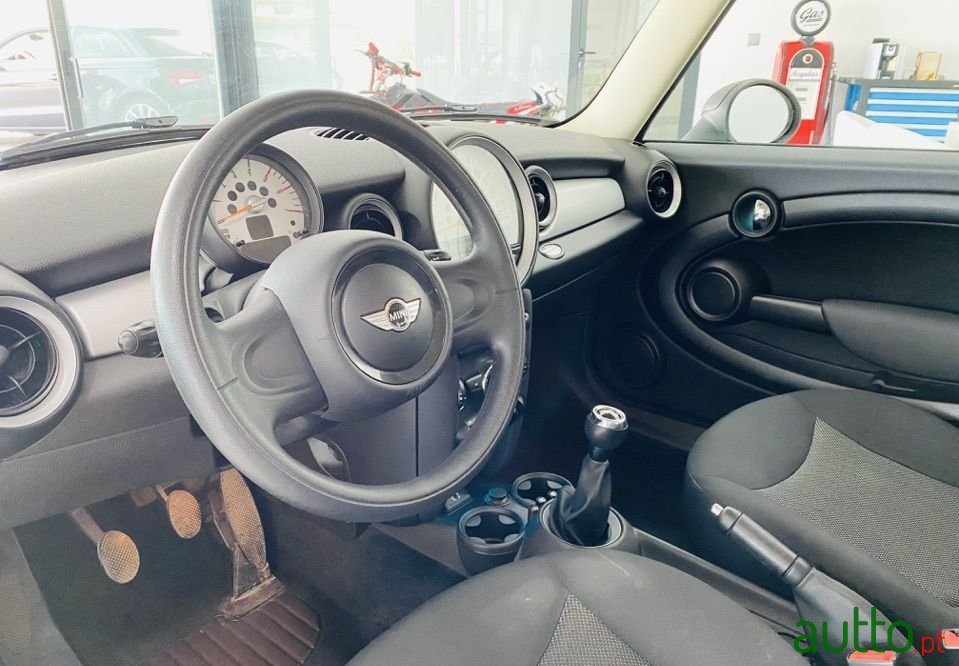 2013' MINI One photo #4