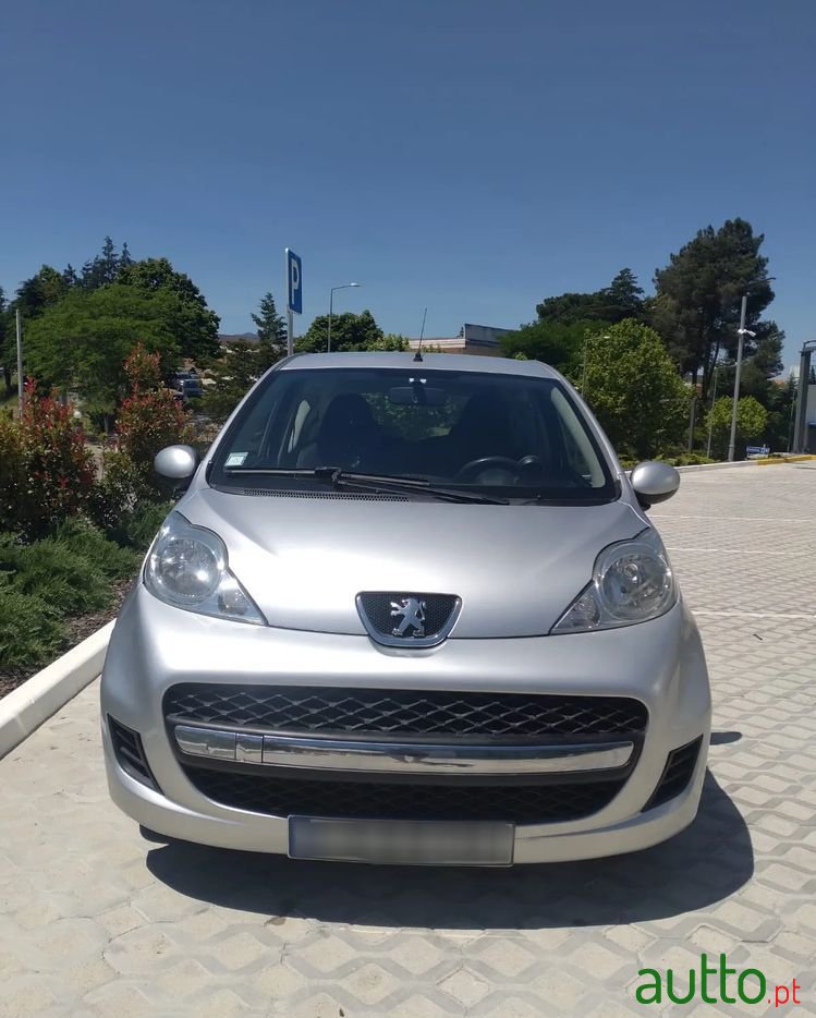 2009' Peugeot 107 1.0 Black&Silver photo #4