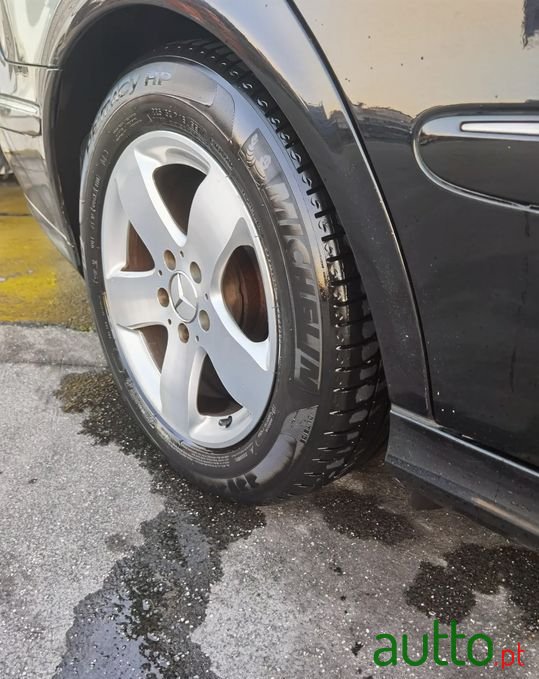 2003' Mercedes-Benz E-220 photo #6