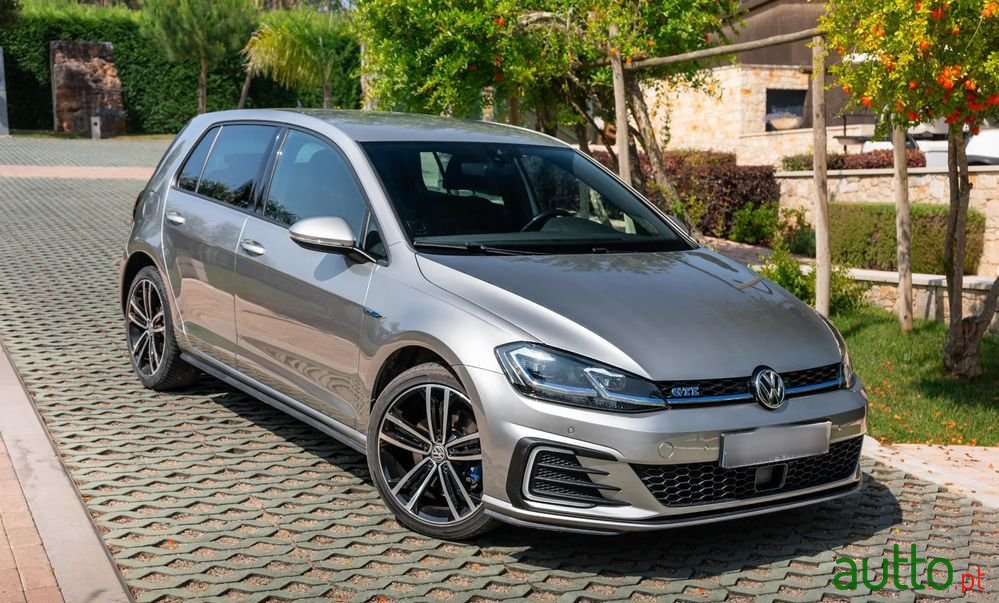 2020' Volkswagen Golf 1.4 Tsi Gte+ Dsg photo #2