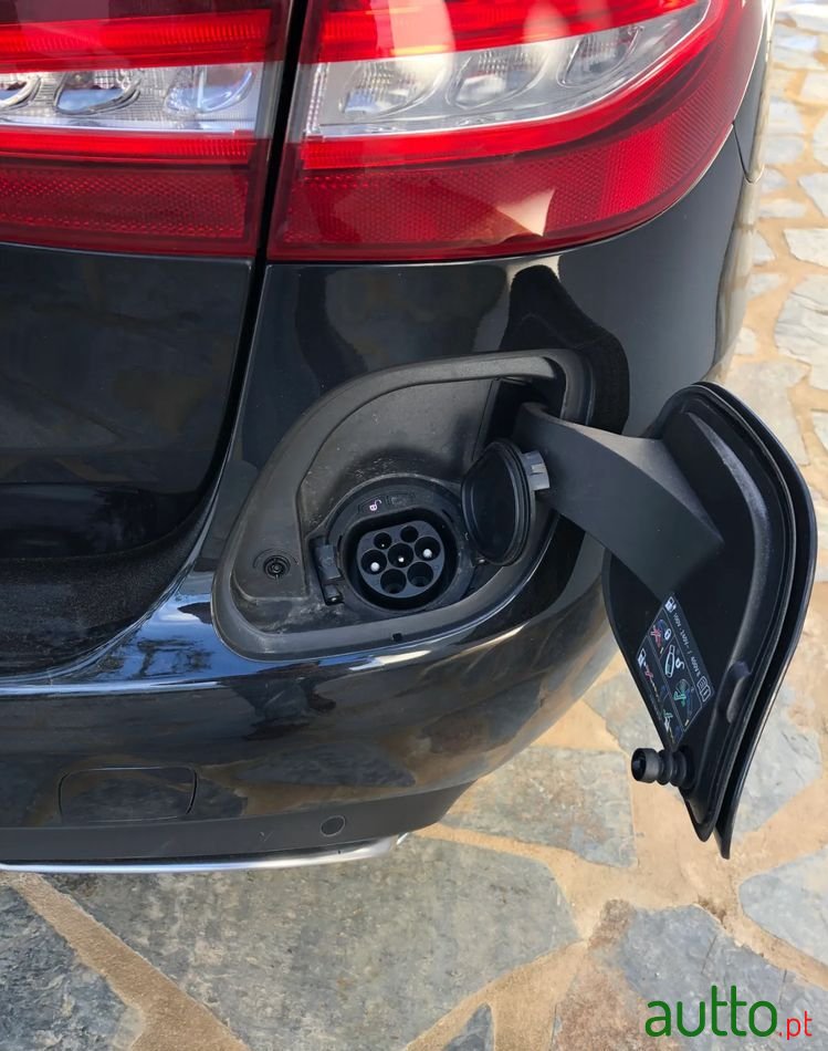 2015' Mercedes-Benz C 350 E photo #4