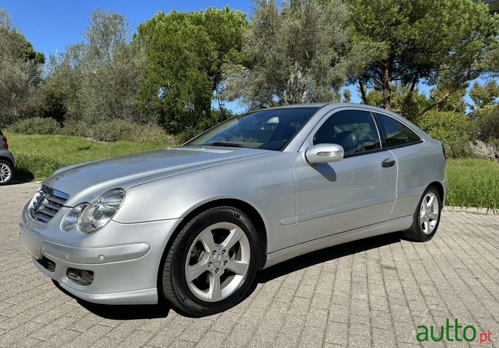 2008' Mercedes-Benz C 220 photo #1