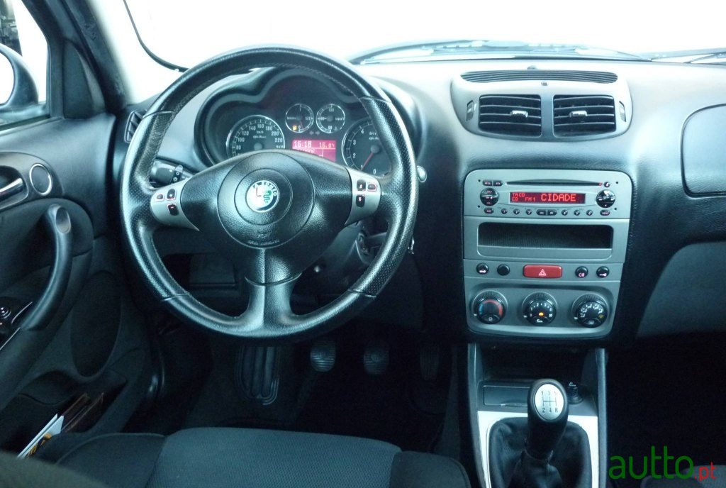 2005' Alfa Romeo 147 photo #3