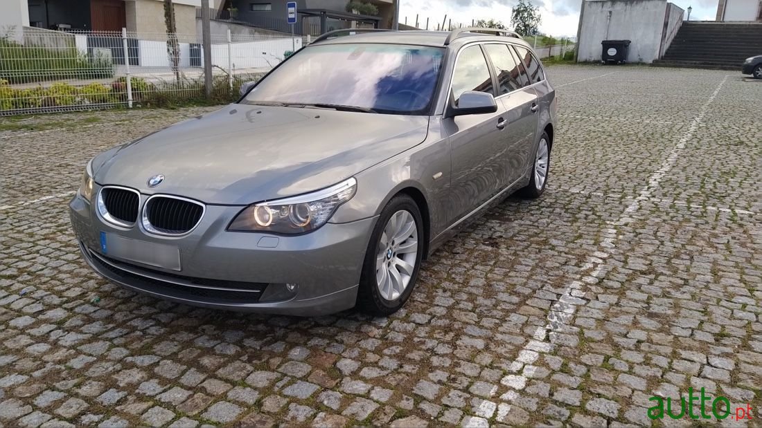 2010' BMW 520 photo #3