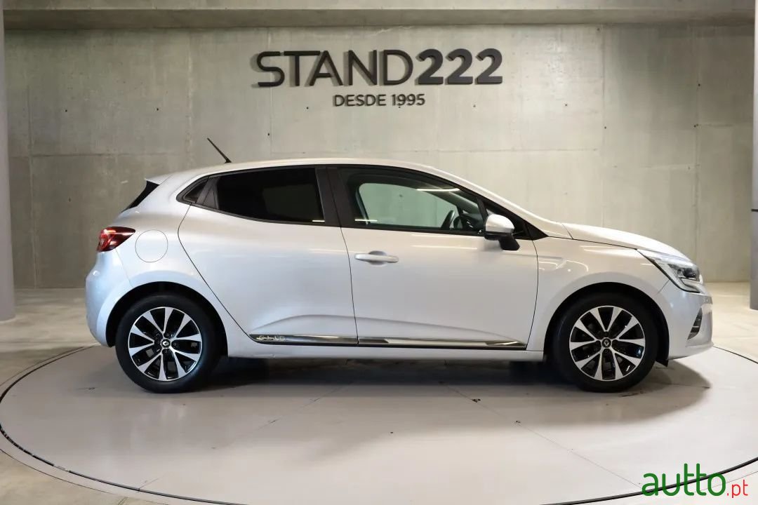 2020' Renault Clio photo #4