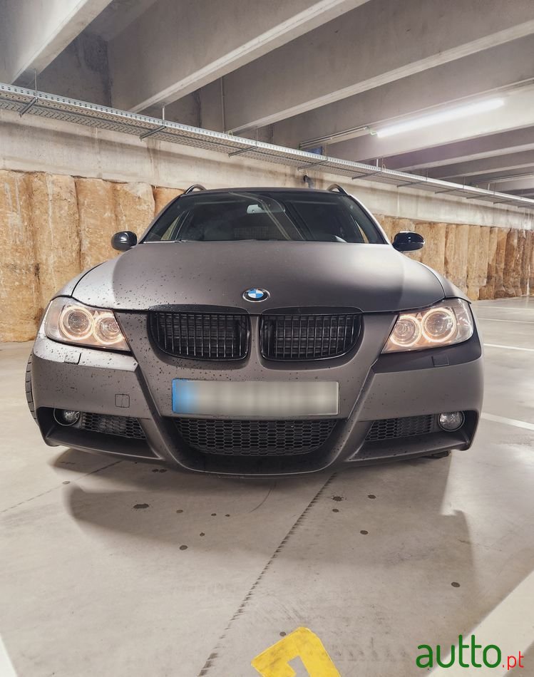 2008' BMW 320 D Touring photo #3