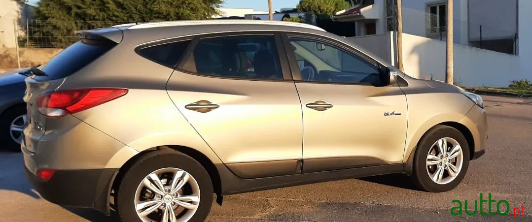 2011' Hyundai ix35 photo #1