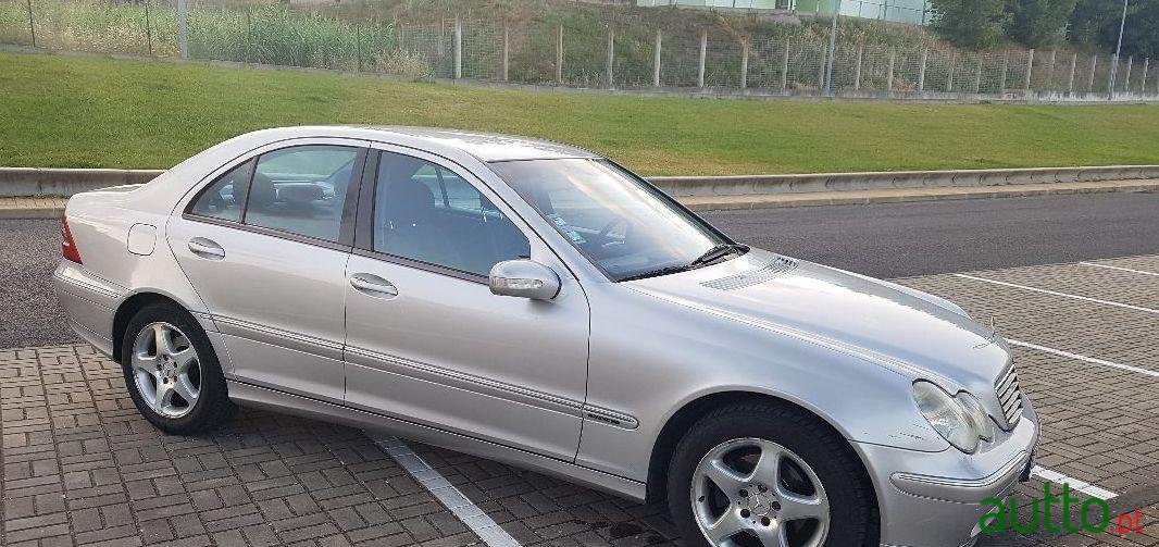 2002' Mercedes-Benz C-220 Avantgard photo #3