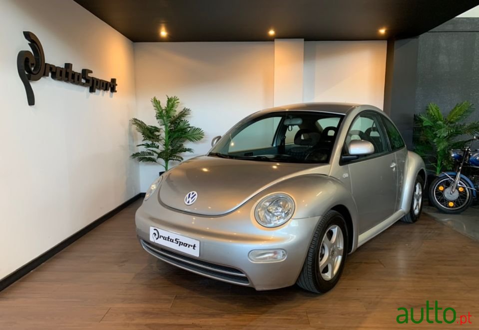 2000' Volkswagen New Beetle photo #1