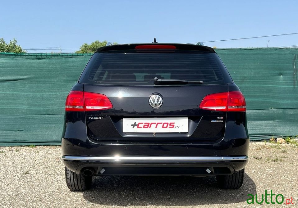 2013' Volkswagen Passat photo #3