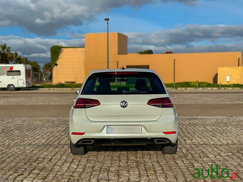 2018' Volkswagen Golf photo #4