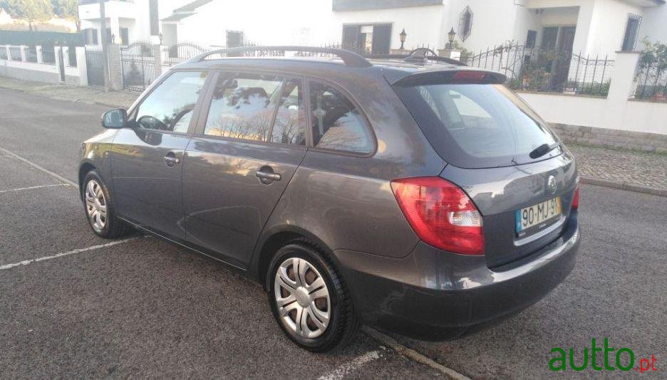 2011' Skoda Fabia Break photo #1