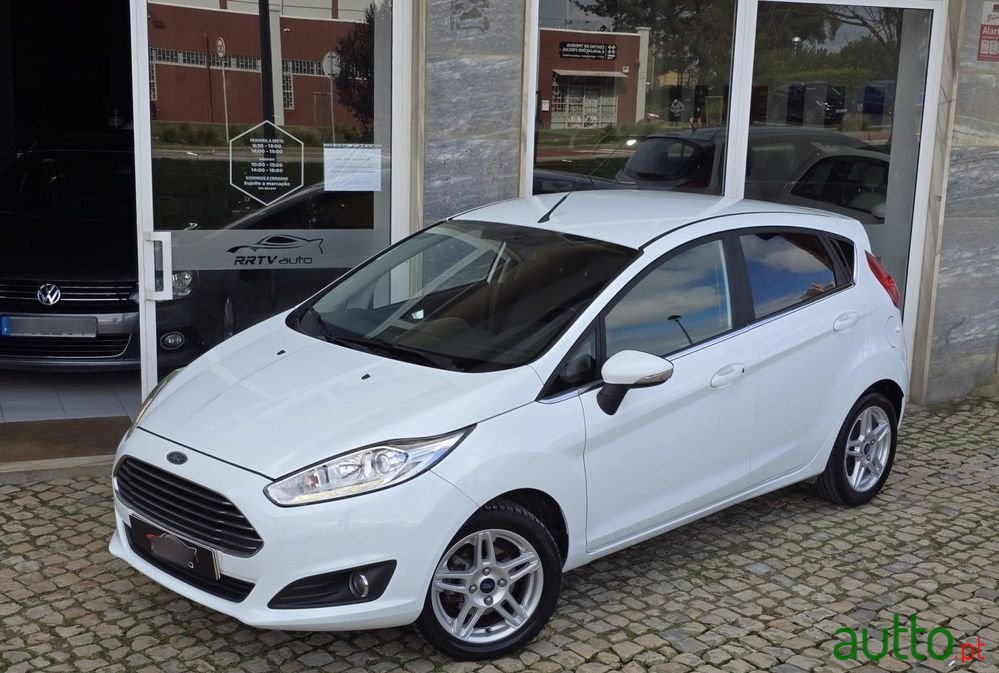 2015' Ford Fiesta photo #1