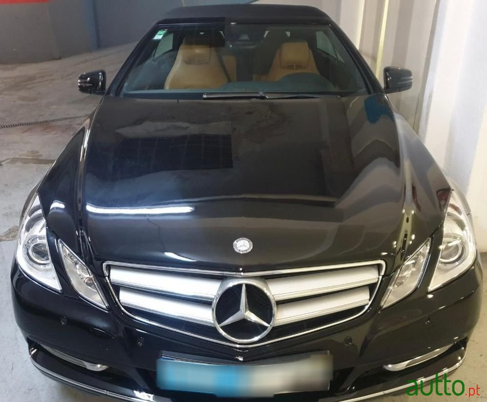 2011' Mercedes-Benz Classe E photo #6