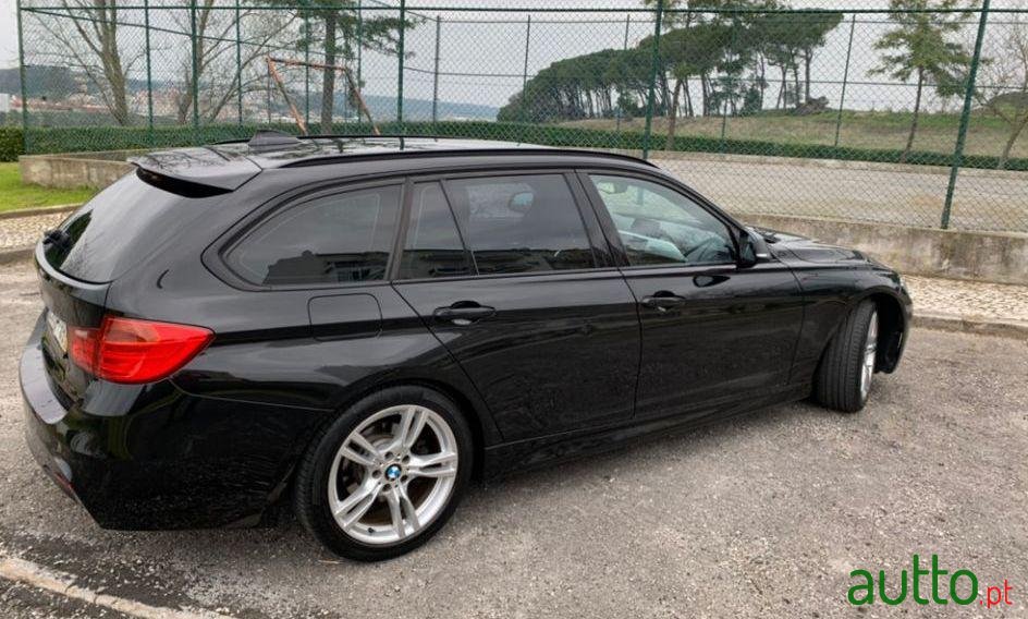 2013' BMW 320 Pack M photo #2