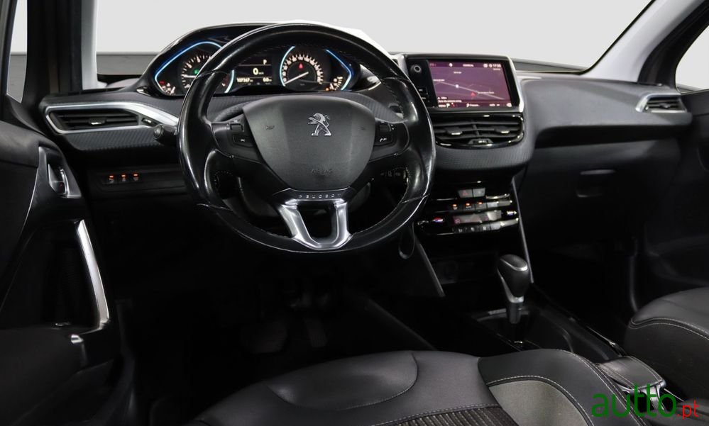 2017' Peugeot 2008 photo #4