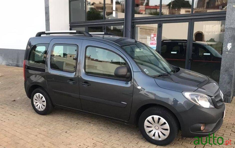 2014' Mercedes-Benz Citan photo #2