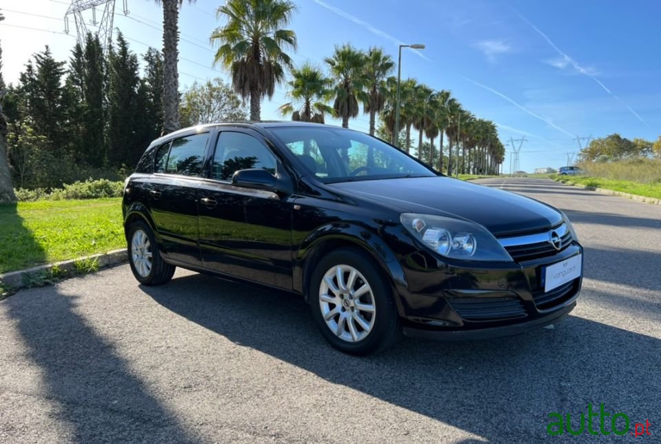 2005' Opel Astra photo #4