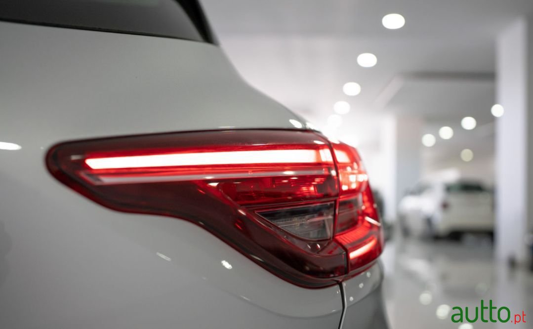 2020' Renault Clio photo #3