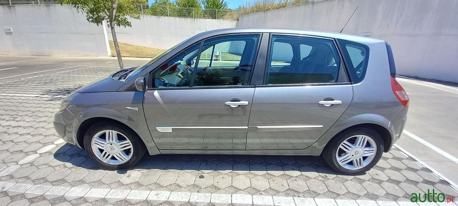 2004' Renault Scenic photo #1