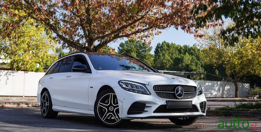 2020' Mercedes-Benz Classe C photo #3