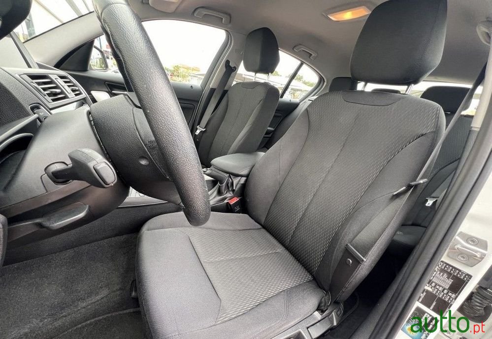 2016' BMW Série 1 D Line Urban photo #3