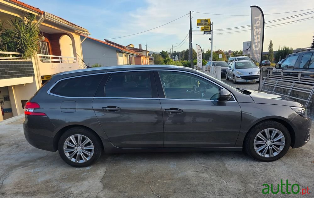 2021' Peugeot 308 Sw photo #4