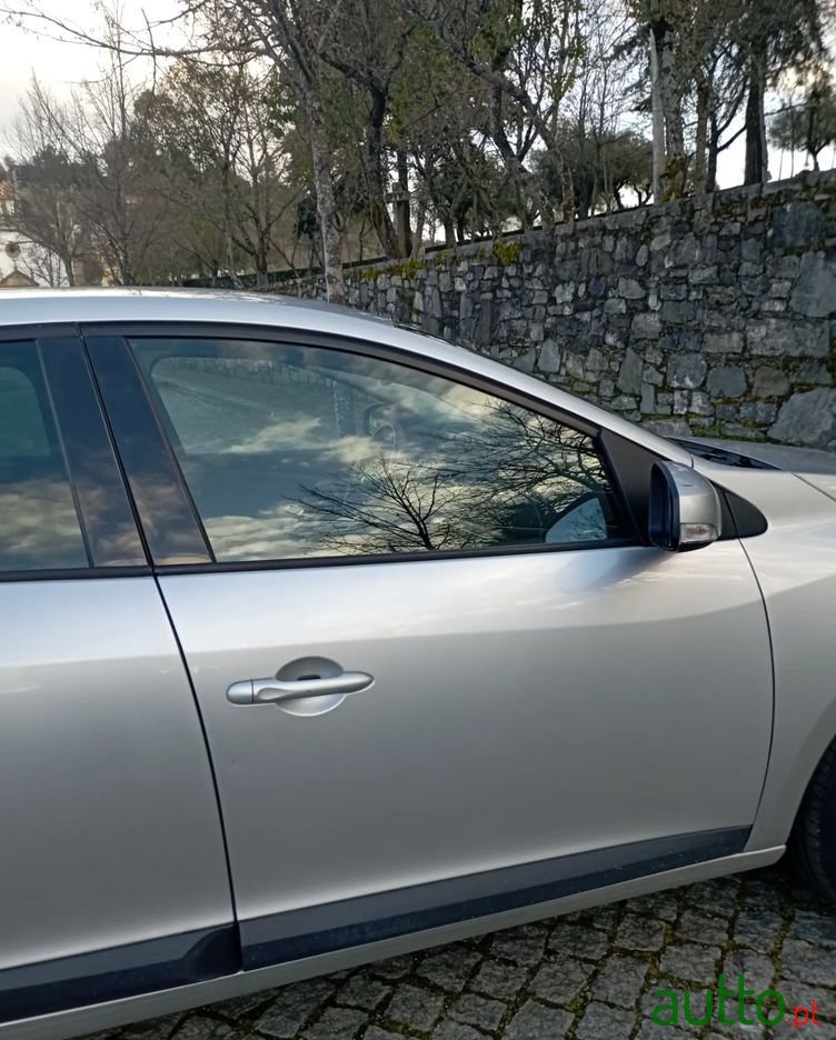 2009' Renault Megane photo #4