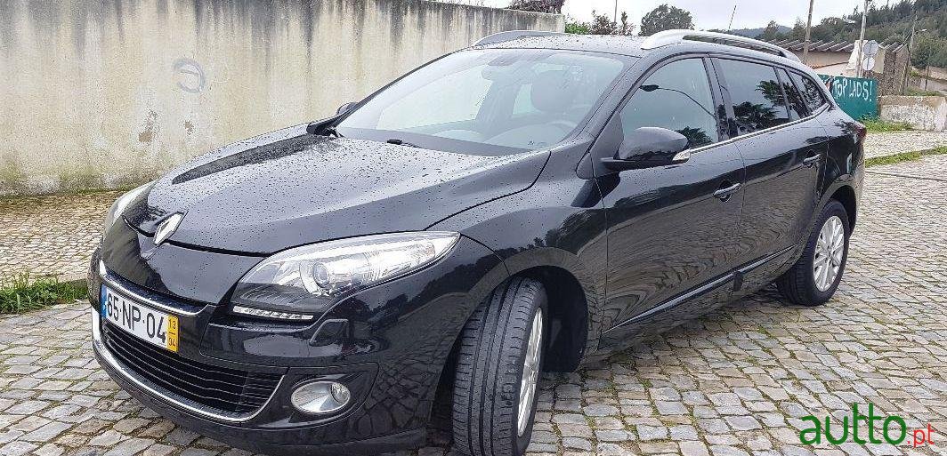 2013' Renault Megane Sport Tourer photo #2