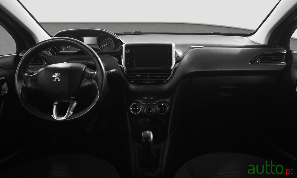 2017' Peugeot 208 photo #5