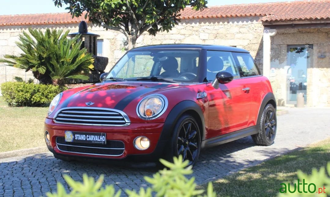 2010' MINI Cooper photo #1