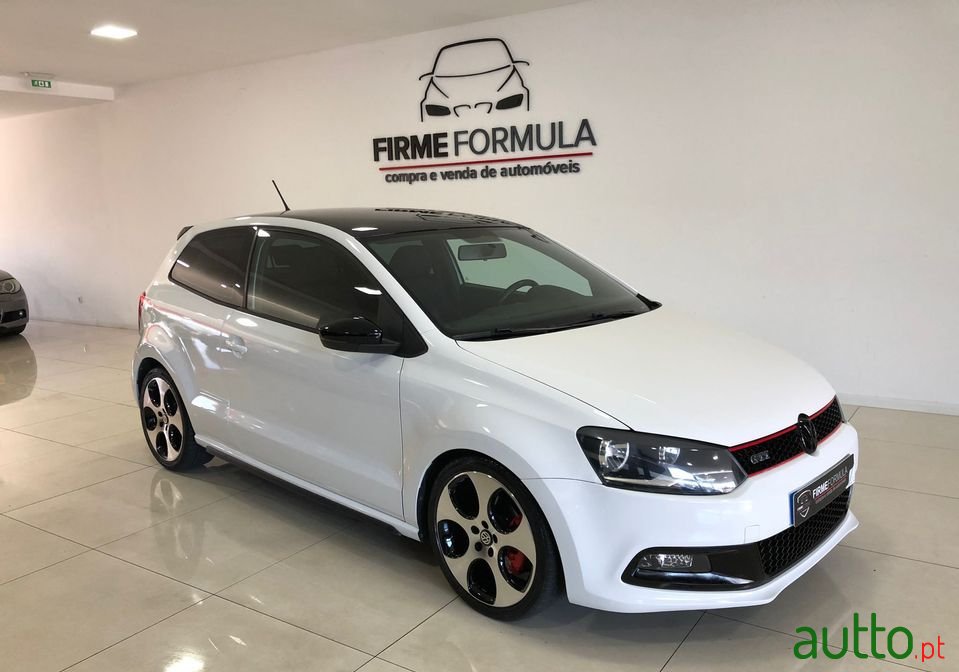 2010' Volkswagen Polo photo #1