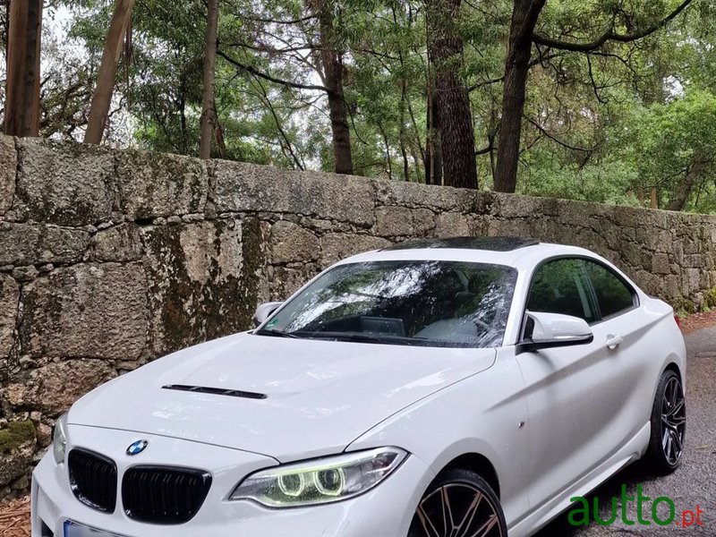 2015' BMW 220 photo #3