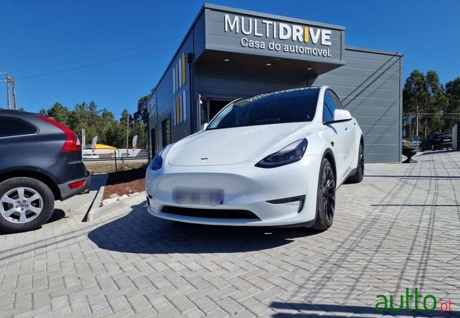 2023' Tesla Model Y Standard Rwd photo #1